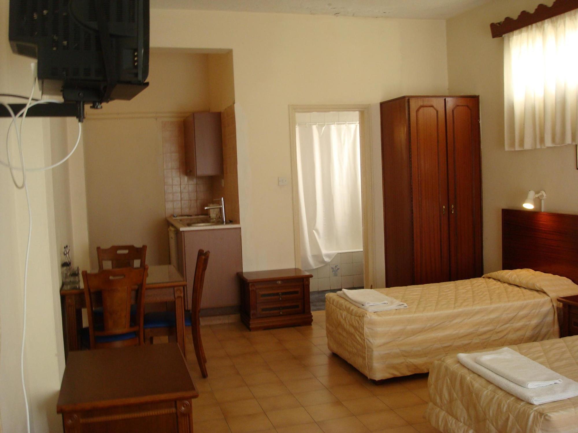 Hotel Best Western Plus Larco à Larnaca Extérieur photo