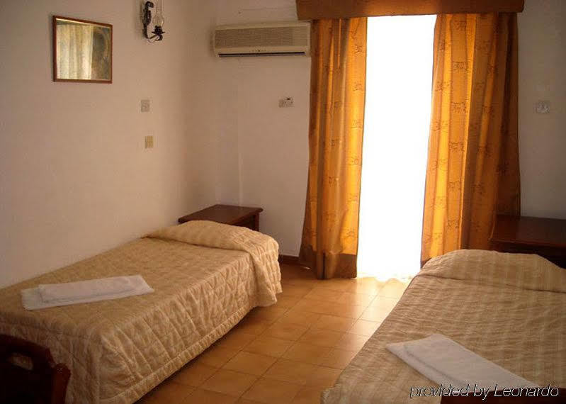 Hotel Best Western Plus Larco à Larnaca Extérieur photo