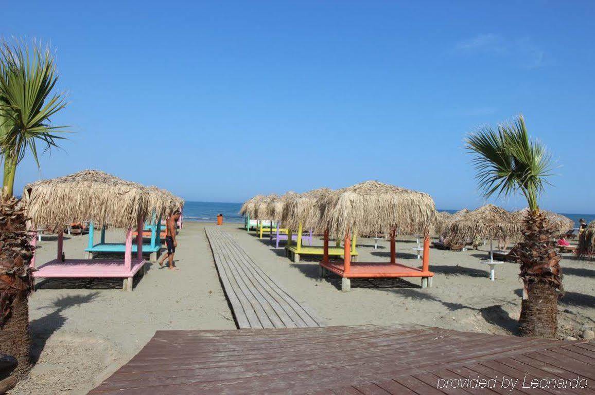 Hotel Best Western Plus Larco à Larnaca Extérieur photo