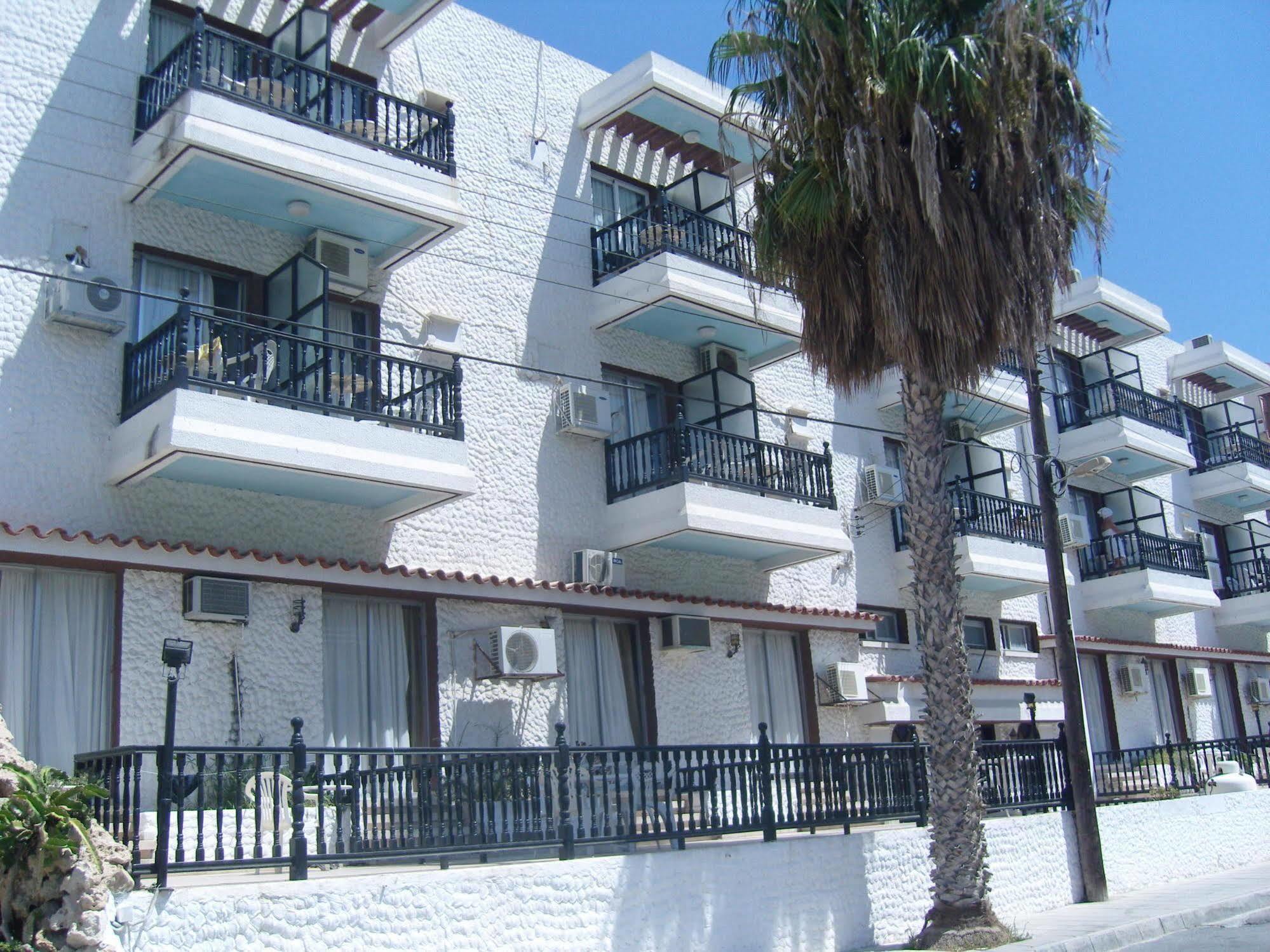 Hotel Best Western Plus Larco à Larnaca Extérieur photo