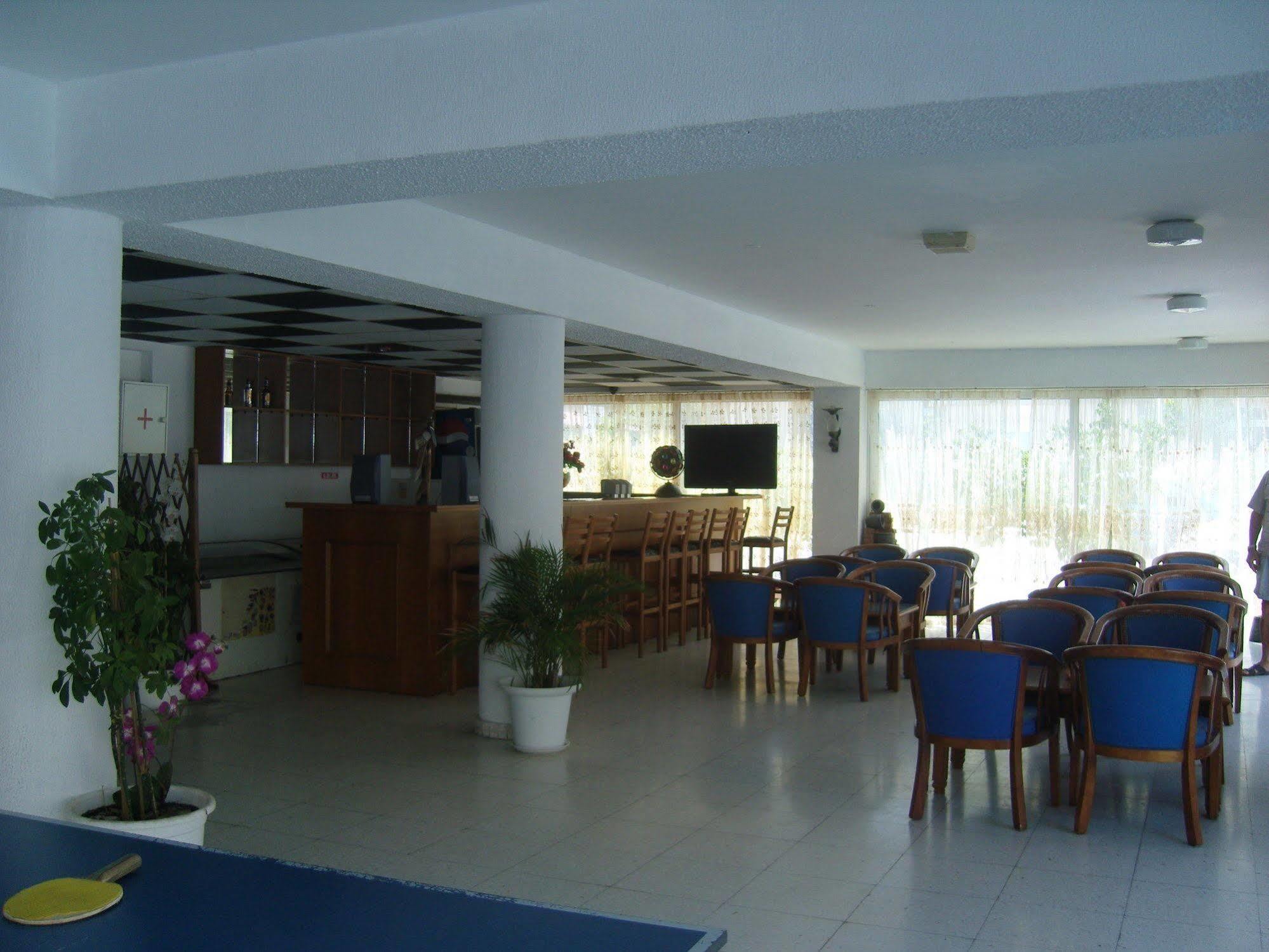Hotel Best Western Plus Larco à Larnaca Extérieur photo