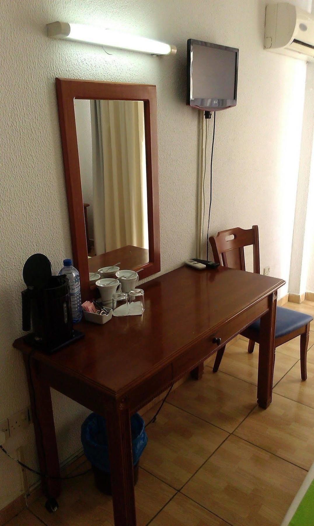 Hotel Best Western Plus Larco à Larnaca Extérieur photo