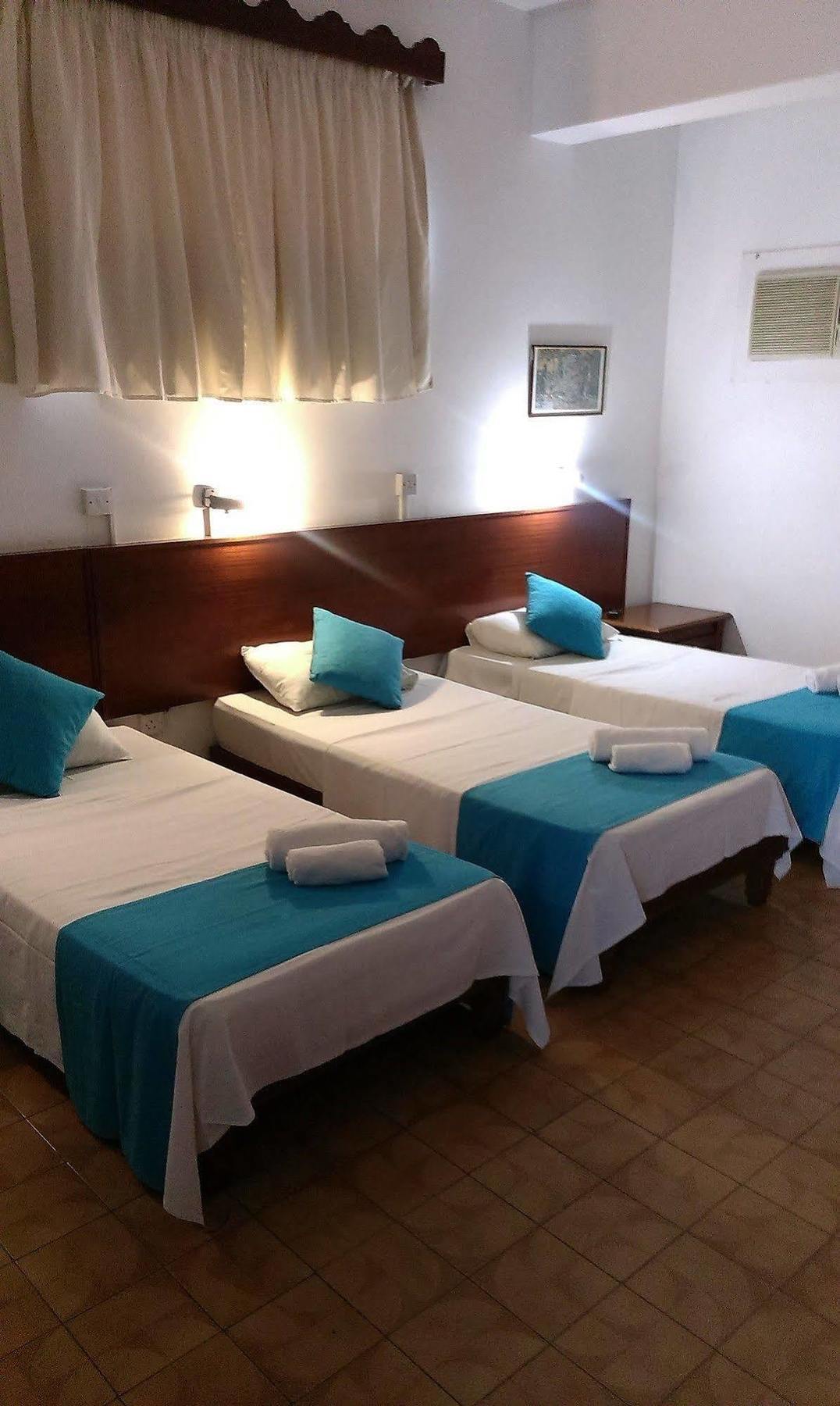 Hotel Best Western Plus Larco à Larnaca Extérieur photo