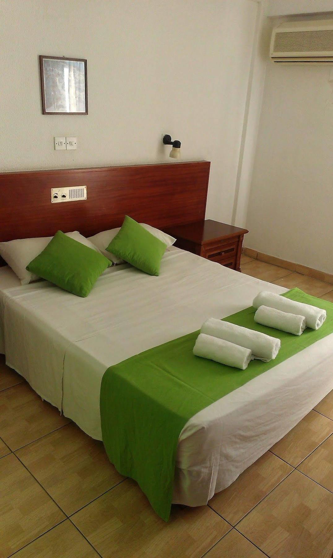 Hotel Best Western Plus Larco à Larnaca Extérieur photo