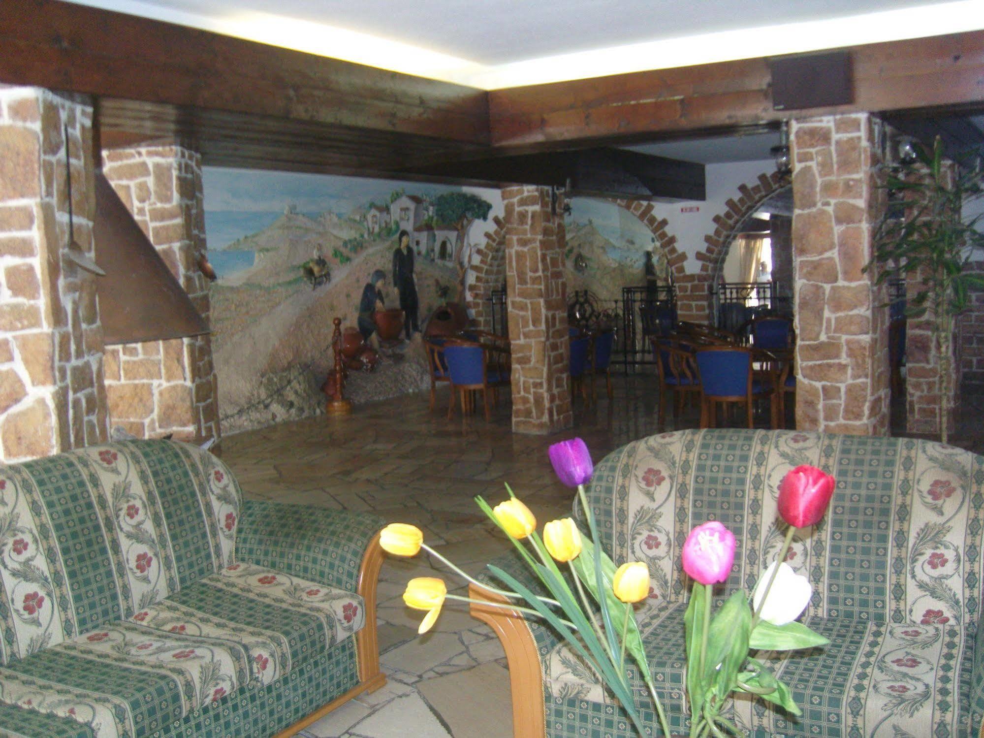Hotel Best Western Plus Larco à Larnaca Extérieur photo