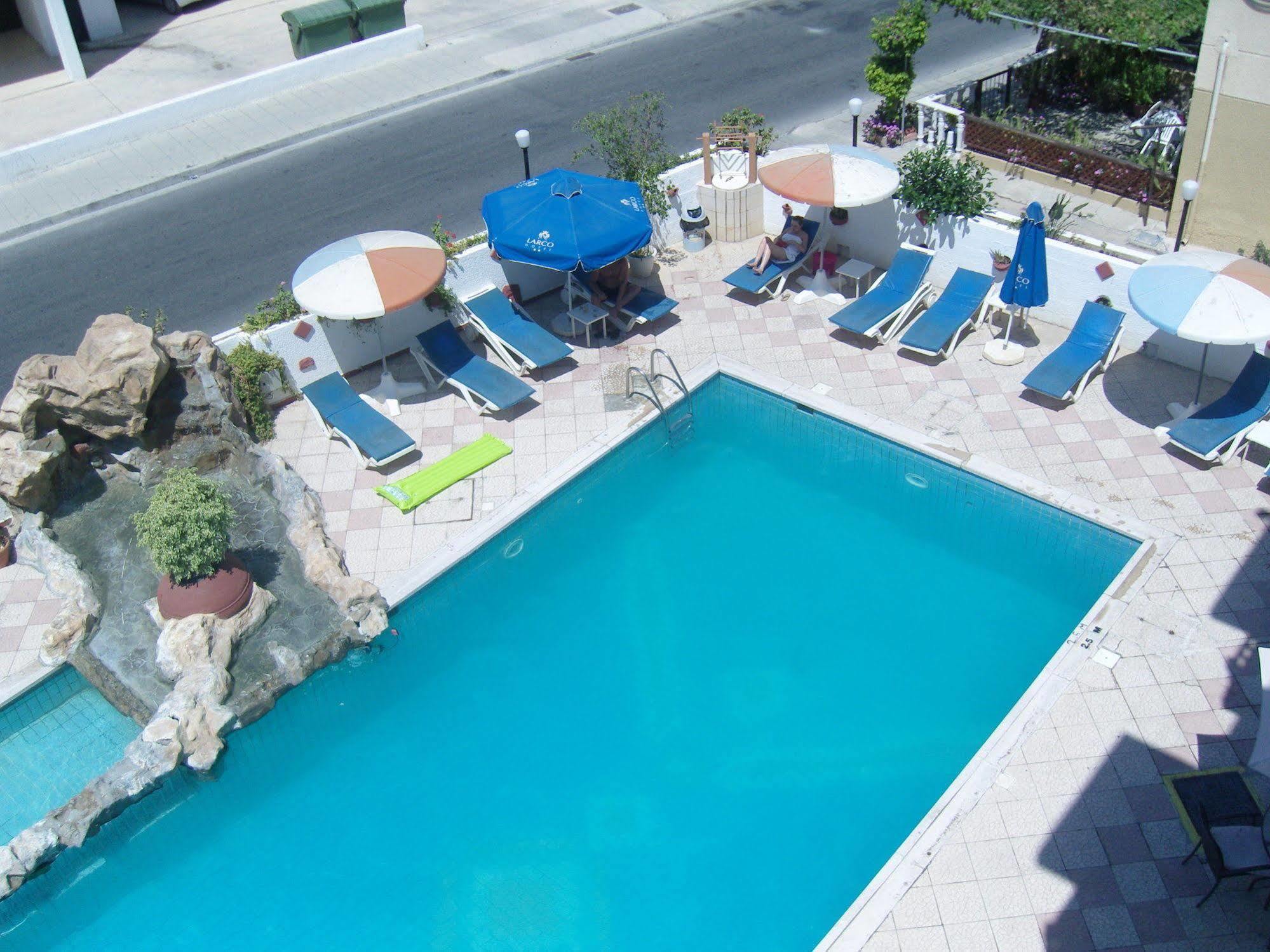 Hotel Best Western Plus Larco à Larnaca Extérieur photo